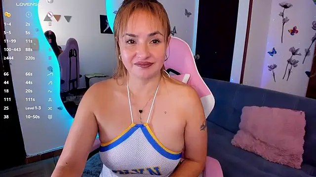 luciamature  online show from 09-23-25, 07:06