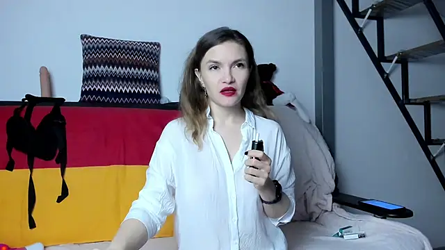 Katherine Twilight online show from 01-24-25, 03:24