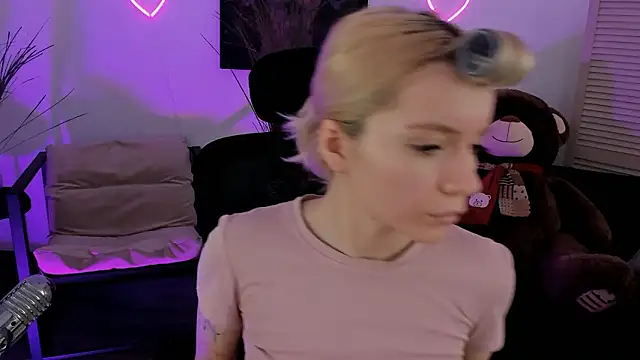 AuroraWrenfield online show from 03-16-26, 04:18