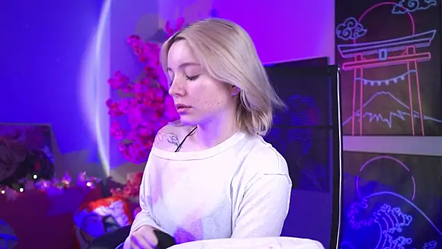 AuroraWrenfield online show from 03-24-26, 02:27