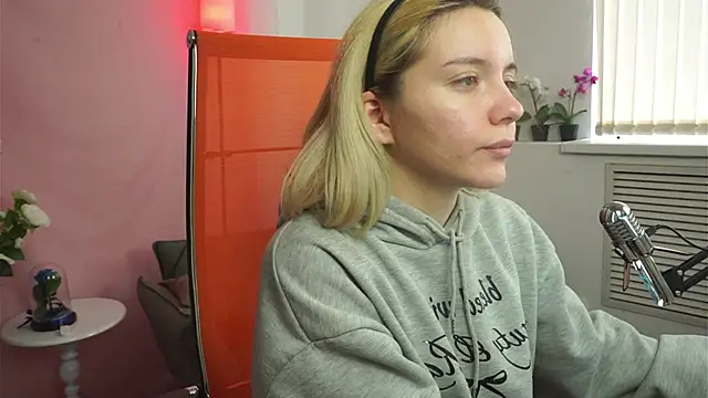 AuroraWrenfield online show from 04-25-26, 04:26