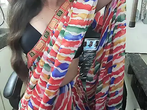 Snapshot of lovepihuu chatting on 10-08-25, 05:16 lovepihuu online show from 10-08-25, 05:16