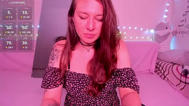Snapshot of Lil_Foxy9 chatting on 06-15-26, 04:31 Lil Foxy9 online show from 06-15-26, 04:31