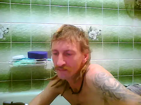 Snapshot of KokosMartin chatting on 09-28-25, 07:41 KokosMartin online show from 09-28-25, 07:41