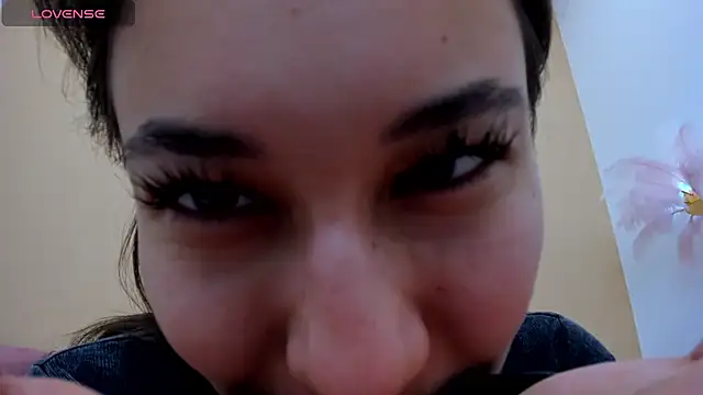 Snapshot of Kat__cat chatting on 10-20-25, 03:18 Kat cat online show from 10-20-25, 03:18