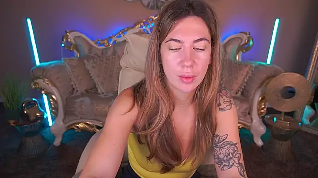 Snapshot of KateShanny chatting on 11-28-25, 07:11 KateShanny online show from 11-28-25, 07:11