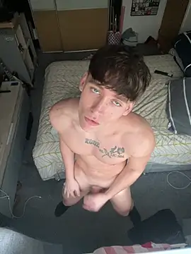 Snapshot of naughtyboy0124 chatting on 02-15-26, 04:47 naughtyboy0124 online show from 02-15-26, 04:47