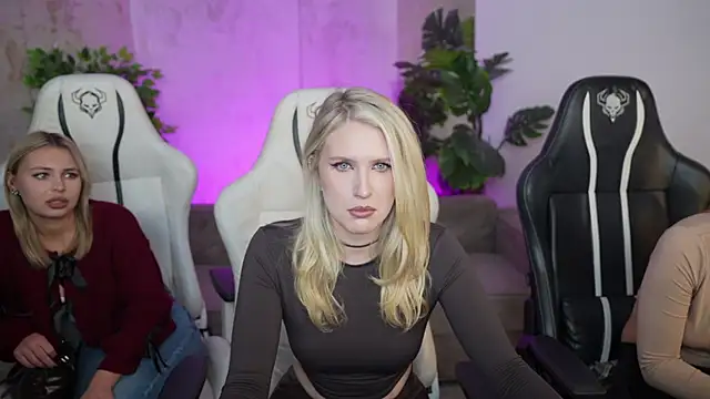 Snapshot of Scarlett_Sweet054 chatting on 10-05-25, 02:59 Scarlett Sweet054 online show from 10-05-25, 02:59