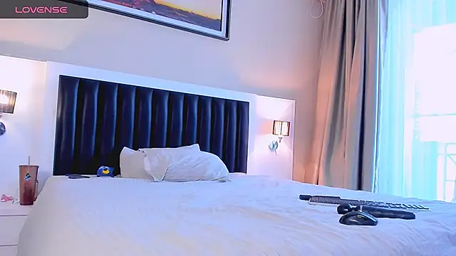 Snapshot of marrenaa chatting on 11-18-25, 07:13 marrenaa online show from 11-18-25, 07:13