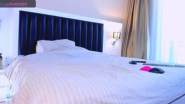 Snapshot of marrenaa chatting on 11-29-25, 07:11 marrenaa online show from 11-29-25, 07:11