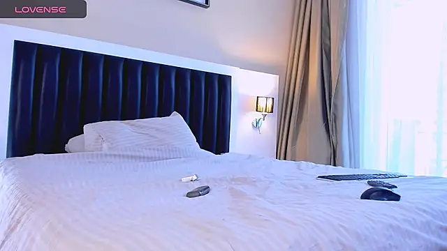 Snapshot of marrenaa chatting on 11-30-25, 07:12 marrenaa online show from 11-30-25, 07:12