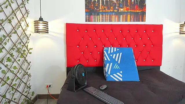 carolinacrus01 online show from 10-09-25, 01:20