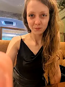 Snapshot of Eveline_Beauty_Kitty chatting on 06-08-26, 05:24 Eveline Beauty Kitty online show from 06-08-26, 05:24