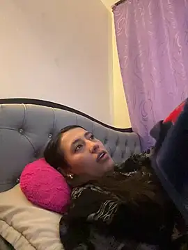 my aleja  online show from 04-11-26, 03:33