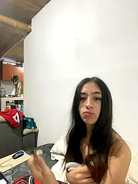 Snapshot of juliie_star chatting on 11-08-25, 05:40 juliie star online show from 11-08-25, 05:40