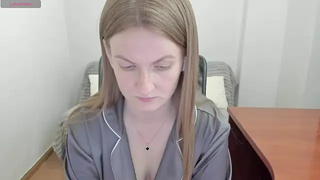Snapshot of Alisha_Skyes chatting on 05-08-26, 03:39 Alisha Skyes online show from 05-08-26, 03:39
