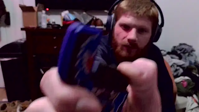 Snapshot of Magnetic127 chatting on 11-29-25, 02:14 Magnetic127 online show from 11-29-25, 02:14