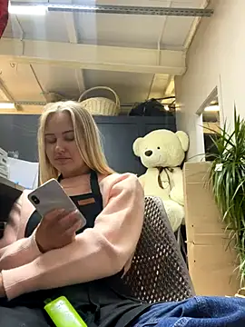 CandyVice online show from 10-08-25, 05:43