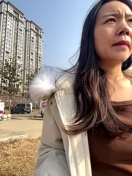 Snapshot of xinmeng-000 chatting on 12-19-25, 04:41 xinmeng-000 online show from 12-19-25, 04:41