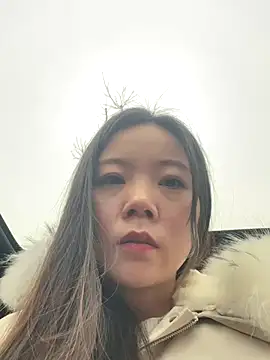 Snapshot of xinmeng-000 chatting on 12-22-25, 03:47 xinmeng-000 online show from 12-22-25, 03:47