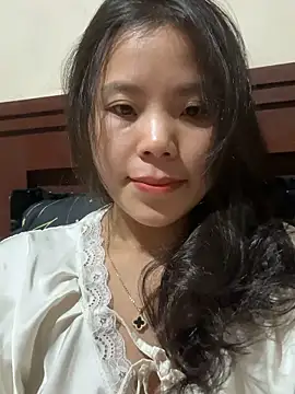 Snapshot of Bella_7777 chatting on 10-08-25, 02:25 Bella 7777 online show from 10-08-25, 02:25