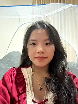 Snapshot of Bella_7777 chatting on 10-13-25, 03:45 Bella 7777 online show from 10-13-25, 03:45