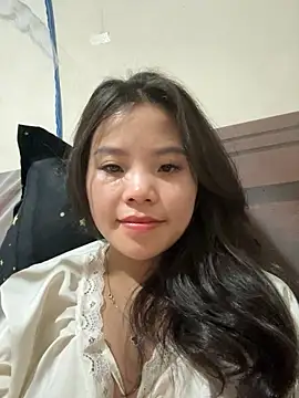 Snapshot of Bella_7777 chatting on 10-16-25, 06:20 Bella 7777 online show from 10-16-25, 06:20