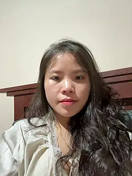 Snapshot of Bella_7777 chatting on 02-26-26, 03:44 Bella 7777 online show from 02-26-26, 03:44