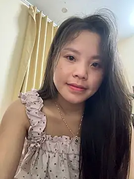 Snapshot of Bella_7777 chatting on 05-12-26, 03:42 Bella 7777 online show from 05-12-26, 03:42
