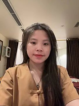 Snapshot of Bella_7777 chatting on 05-14-26, 05:14 Bella 7777 online show from 05-14-26, 05:14