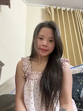 Snapshot of Bella_7777 chatting on 05-17-26, 03:41 Bella 7777 online show from 05-17-26, 03:41
