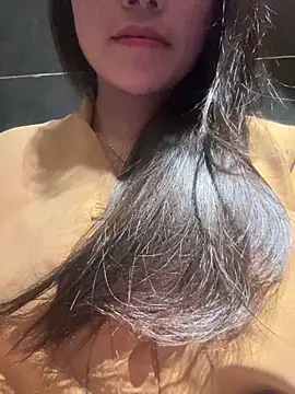 Snapshot of Bella_7777 chatting on 05-26-26, 01:29 Bella 7777 online show from 05-26-26, 01:29