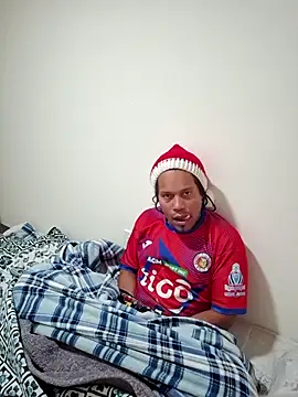 Snapshot of uratre chatting on 12-15-25, 04:55 uratre online show from 12-15-25, 04:55