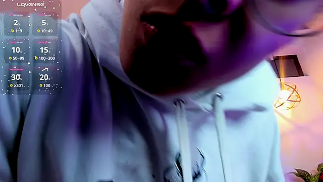 Hanna Cornee  online show from 10-08-25, 01:31