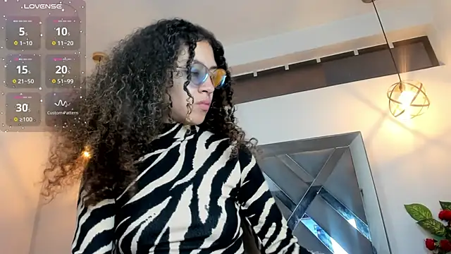 Hanna Cornee  online show from 12-01-25, 12:21