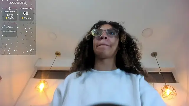 Hanna Cornee  online show from 02-02-26, 12:26