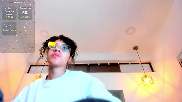 Hanna Cornee  online show from 03-04-26, 02:23