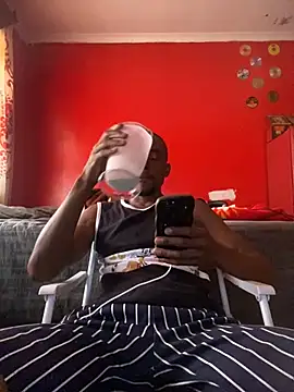 Snapshot of BaggyDirt chatting on 02-25-26, 09:19 BaggyDirt online show from 02-25-26, 09:19