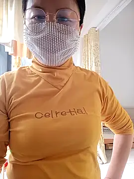 Snapshot of chengcheng12 chatting on 12-18-25, 01:11 chengcheng12 online show from 12-18-25, 01:11