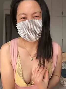 Snapshot of chengcheng12 chatting on 02-05-26, 03:44 chengcheng12 online show from 02-05-26, 03:44