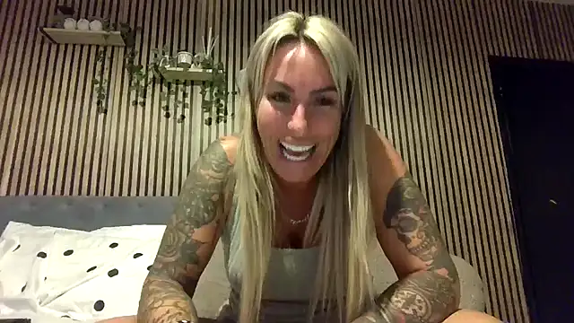 poppyinga1 online show from 01-12-26, 09:09