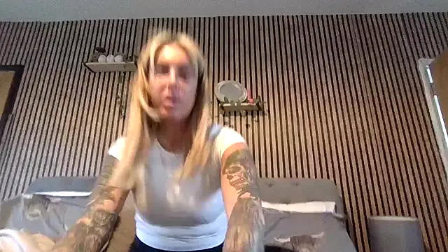 poppyinga1 online show from 02-26-26, 09:08