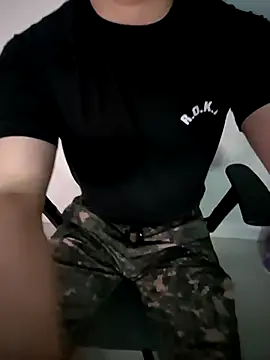 Snapshot of 111owo111 chatting on 03-24-26, 04:23 111owo111 online show from 03-24-26, 04:23