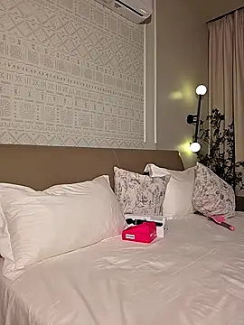 Snapshot of Lexiluv1 chatting on 12-20-25, 11:12 Lexiluv1 online show from 12-20-25, 11:12