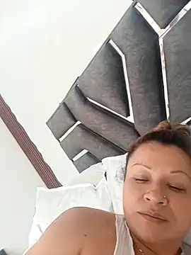 Snapshot of Asuna_yuuky chatting on 11-19-25, 06:08 Asuna yuuky online show from 11-19-25, 06:08