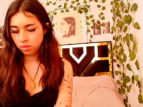 lucywhite13 online show from 10-21-25, 10:10