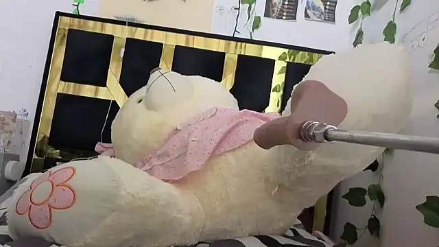 Snapshot of lucywhite13 chatting on 01-14-26, 10:58 lucywhite13 online show from 01-14-26, 10:58