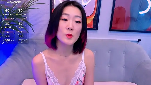 AikoYamada online show from 09-26-25, 06:17