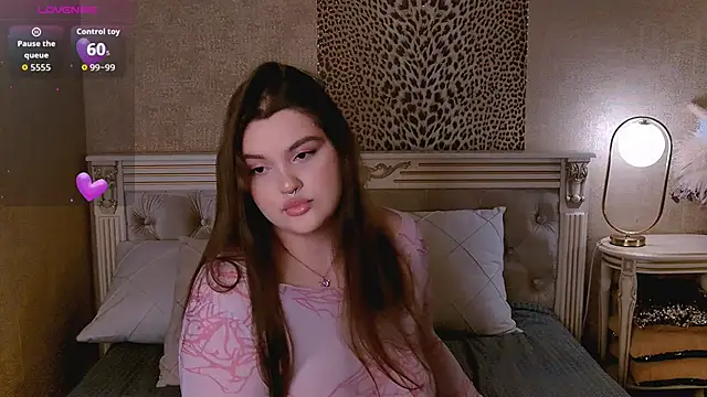 EmilyHyde online show from 10-20-25, 02:50