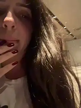 Snapshot of Lady_LauraRose chatting on 02-05-26, 02:27 Lady LauraRose online show from 02-05-26, 02:27